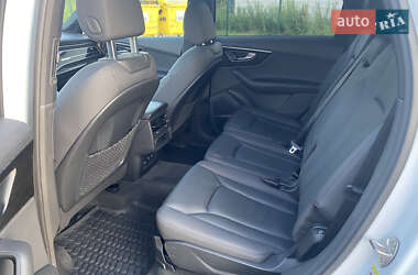 Позашляховик / Кросовер Audi Q7 2021 в 