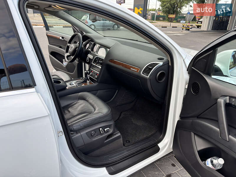 Внедорожник / Кроссовер Audi Q7 2013 в Киеве
