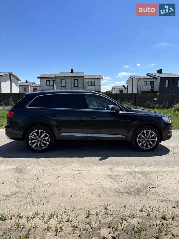 Позашляховик / Кросовер Audi Q7 2019 в Білогородці