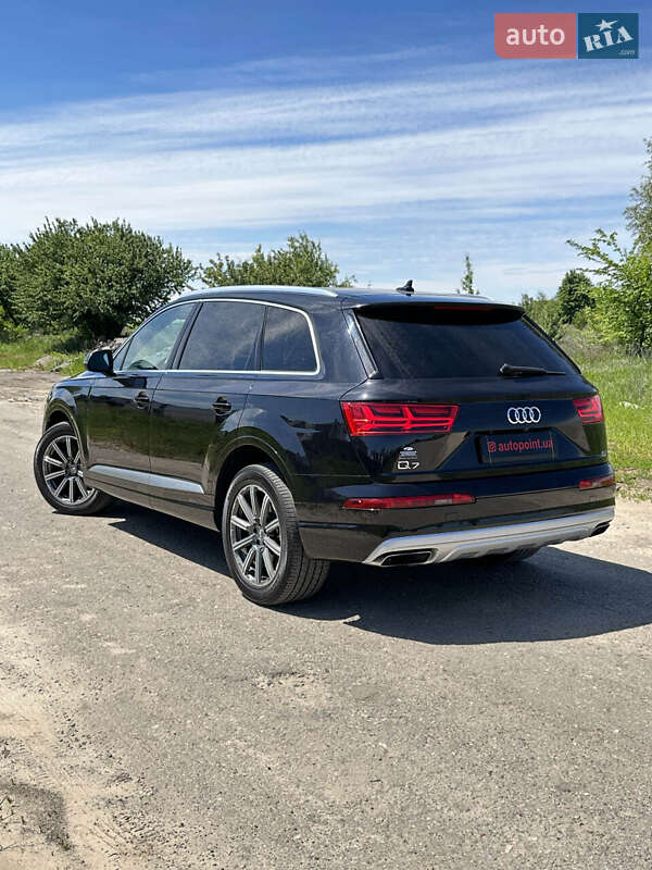 Позашляховик / Кросовер Audi Q7 2019 в Білогородці