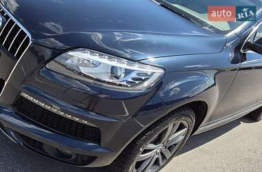 Позашляховик / Кросовер Audi Q7 2012 в 
