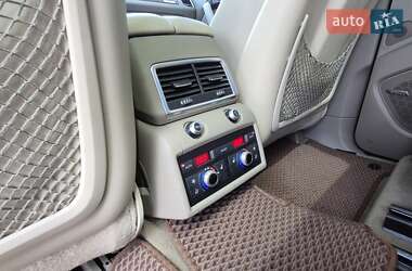Позашляховик / Кросовер Audi Q7 2012 в 