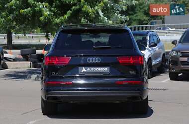 Внедорожник / Кроссовер Audi Q7 2017 в 