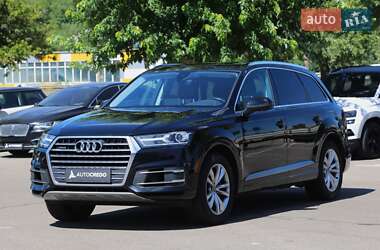 Внедорожник / Кроссовер Audi Q7 2017 в 