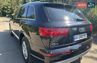 Позашляховик / Кросовер Audi Q7 2019 в 