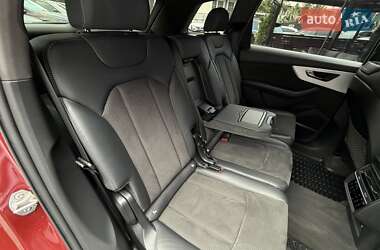 Внедорожник / Кроссовер Audi Q7 2020 в 