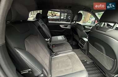 Внедорожник / Кроссовер Audi Q7 2020 в 