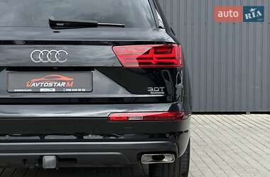 Позашляховик / Кросовер Audi Q7 2016 в 