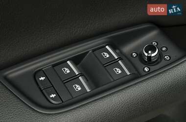 Позашляховик / Кросовер Audi Q7 2016 в 