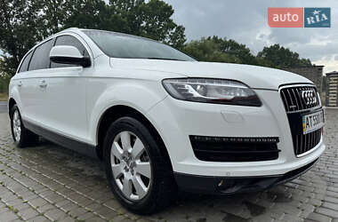 Позашляховик / Кросовер Audi Q7 2013 в 