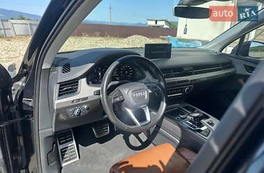 Позашляховик / Кросовер Audi Q7 2016 в 
