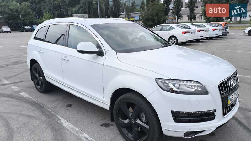 Внедорожник / Кроссовер Audi Q7 2013 в Киеве