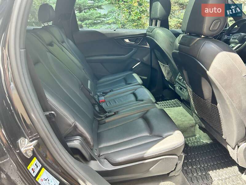 Внедорожник / Кроссовер Audi Q7 2017 в Киеве