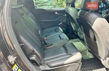 Позашляховик / Кросовер Audi Q7 2017 в 