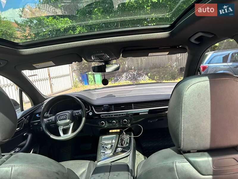 Внедорожник / Кроссовер Audi Q7 2017 в Киеве