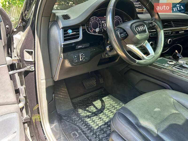 Внедорожник / Кроссовер Audi Q7 2017 в Киеве