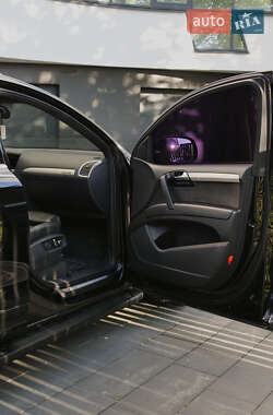 Внедорожник / Кроссовер Audi Q7 2010 в 