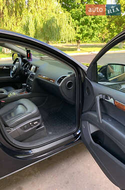 Позашляховик / Кросовер Audi Q7 2012 в 