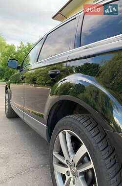 Позашляховик / Кросовер Audi Q7 2012 в 