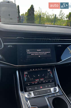 Позашляховик / Кросовер Audi Q7 2020 в 