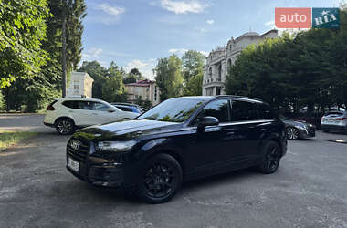 Позашляховик / Кросовер Audi Q7 2016 в 