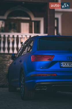Позашляховик / Кросовер Audi Q7 2016 в 