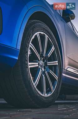 Позашляховик / Кросовер Audi Q7 2016 в 