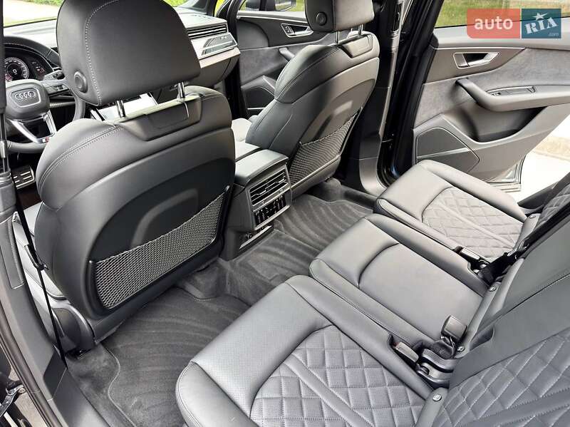 Позашляховик / Кросовер Audi Q7 2025 в Києві