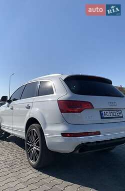 Позашляховик / Кросовер Audi Q7 2014 в 