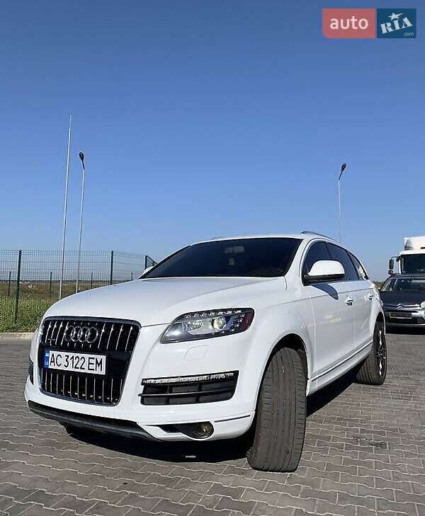 Позашляховик / Кросовер Audi Q7 2014 в 