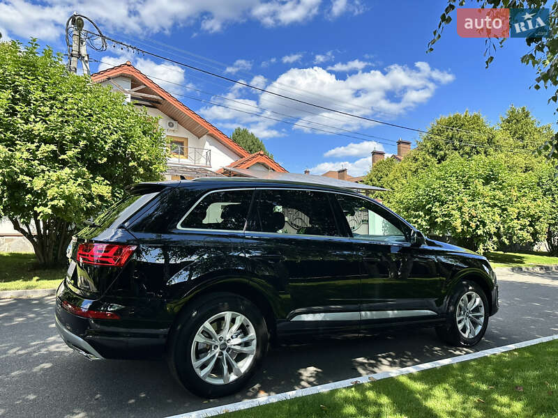 Позашляховик / Кросовер Audi Q7 2018 в Києві