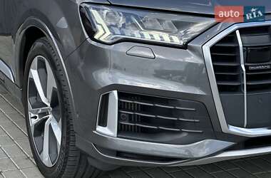 Позашляховик / Кросовер Audi Q7 2020 в 