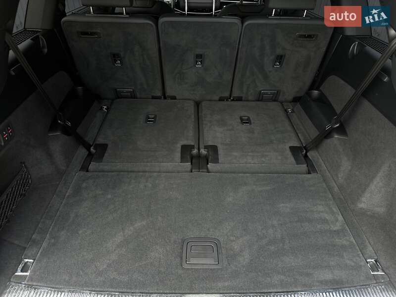 Позашляховик / Кросовер Audi Q7 2020 в Мукачевому