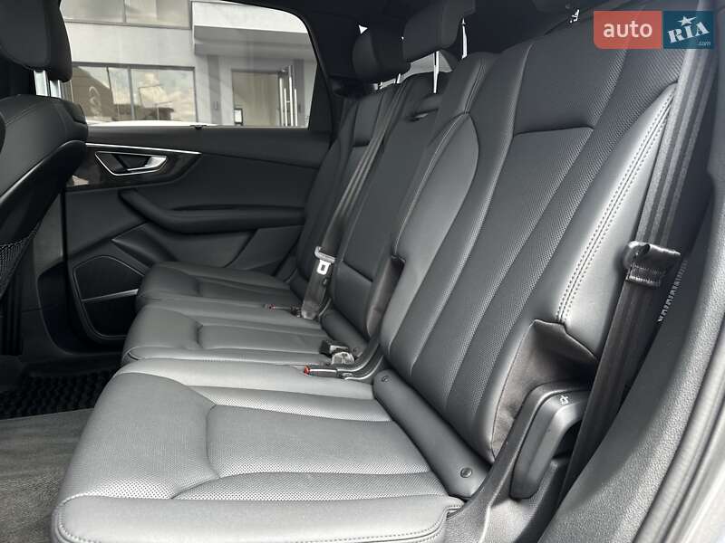 Позашляховик / Кросовер Audi Q7 2020 в Мукачевому