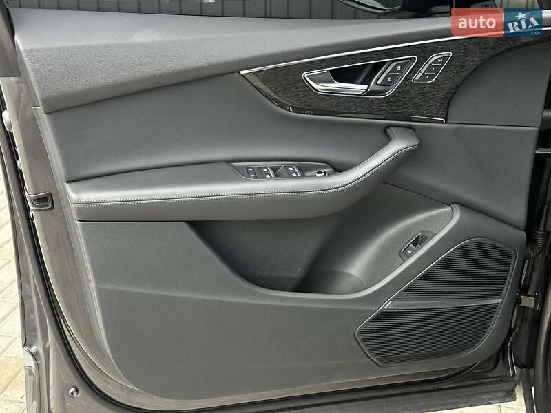 Позашляховик / Кросовер Audi Q7 2020 в Мукачевому