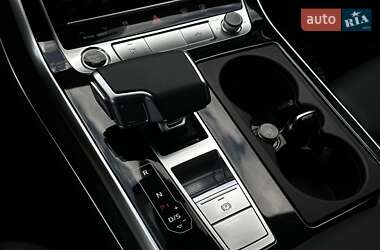 Позашляховик / Кросовер Audi Q7 2020 в 