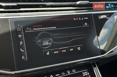 Позашляховик / Кросовер Audi Q7 2020 в 