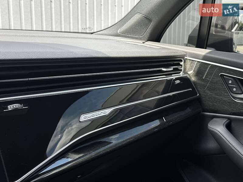 Позашляховик / Кросовер Audi Q7 2020 в Мукачевому