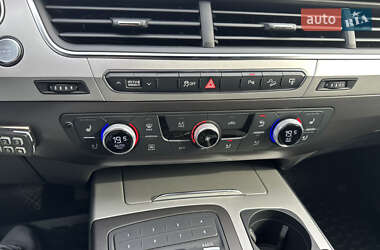 Позашляховик / Кросовер Audi Q7 2016 в 