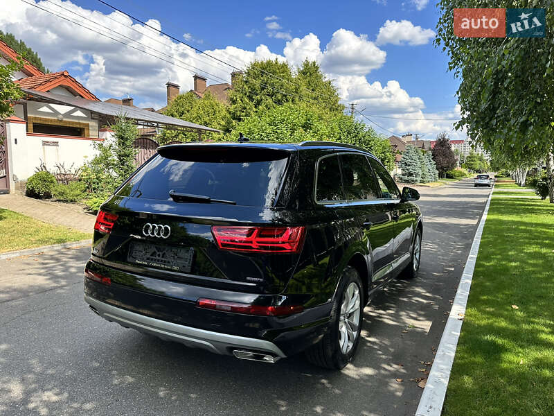 Позашляховик / Кросовер Audi Q7 2018 в Києві