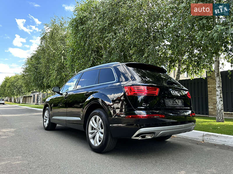 Позашляховик / Кросовер Audi Q7 2018 в Києві