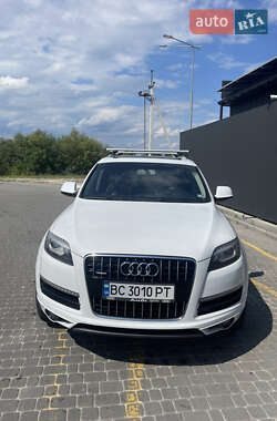 Позашляховик / Кросовер Audi Q7 2011 в 