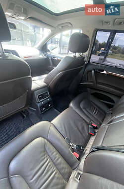 Позашляховик / Кросовер Audi Q7 2011 в 