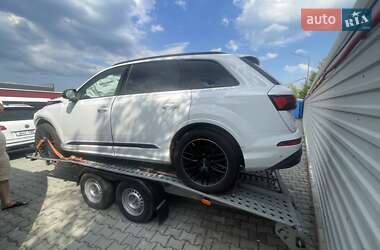 Внедорожник / Кроссовер Audi Q7 2022 в 