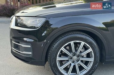 Позашляховик / Кросовер Audi Q7 2015 в 