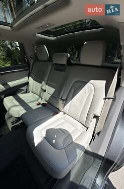 Позашляховик / Кросовер Audi Q7 2013 в 