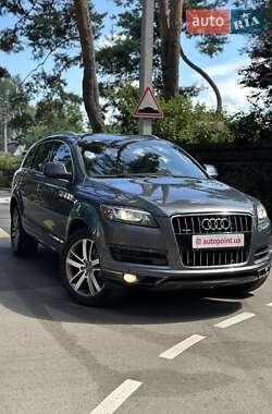Позашляховик / Кросовер Audi Q7 2013 в 