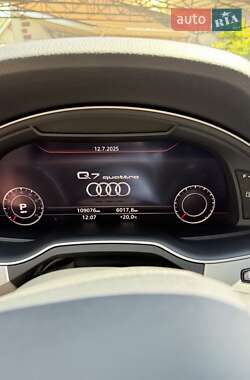 Внедорожник / Кроссовер Audi Q7 2017 в 