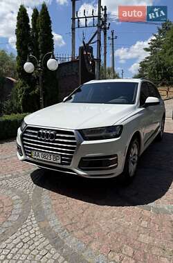 Внедорожник / Кроссовер Audi Q7 2017 в Киеве