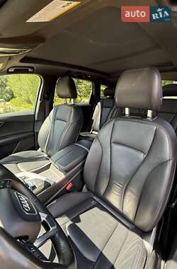 Внедорожник / Кроссовер Audi Q7 2017 в 